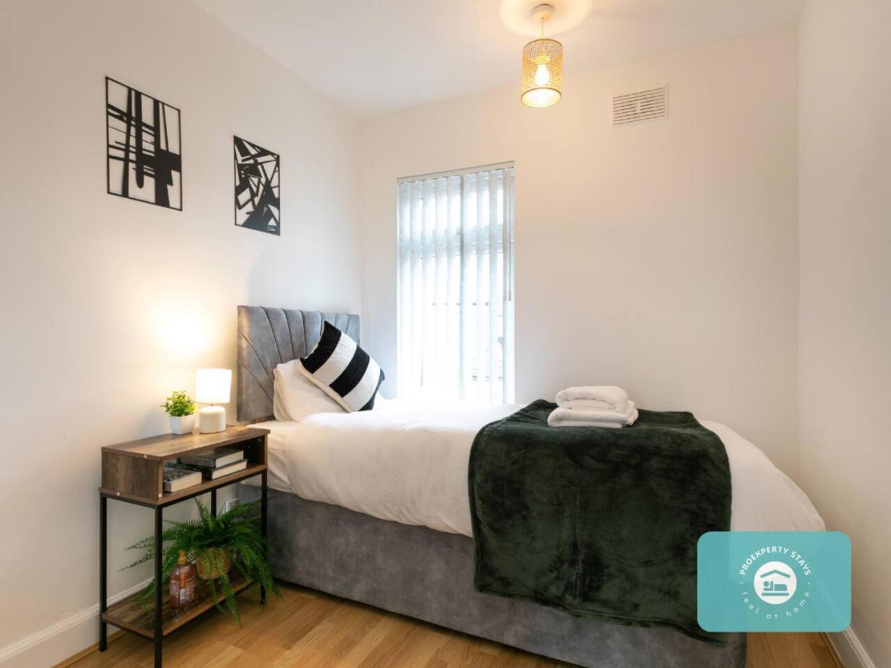Spacious Modern House Skydome Arena Guest house *