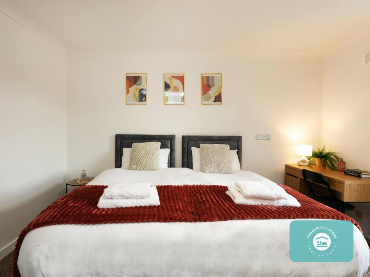 Spacious Modern House Skydome Arena Guest house Coventry
